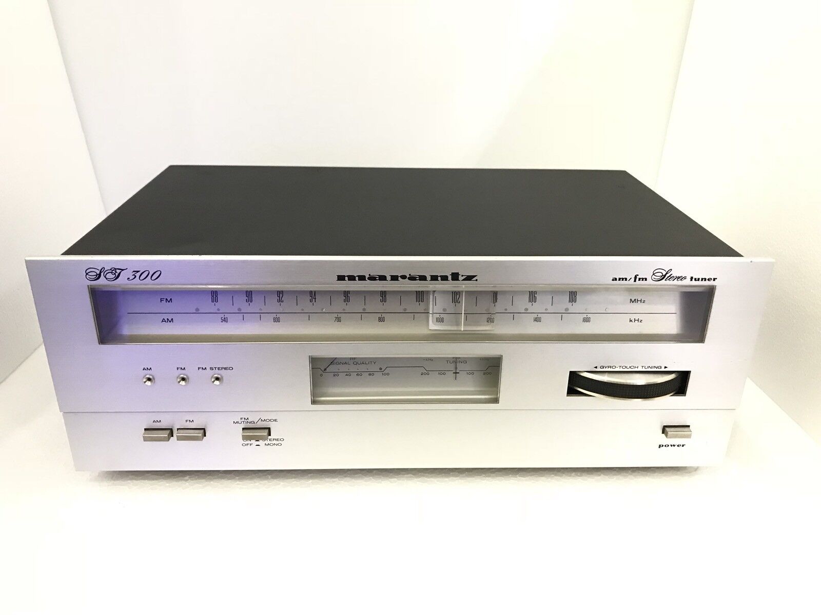 MARANTZ ST-300 AM FM Stereo Tuner analogue Rare Vintage 1980 Like New