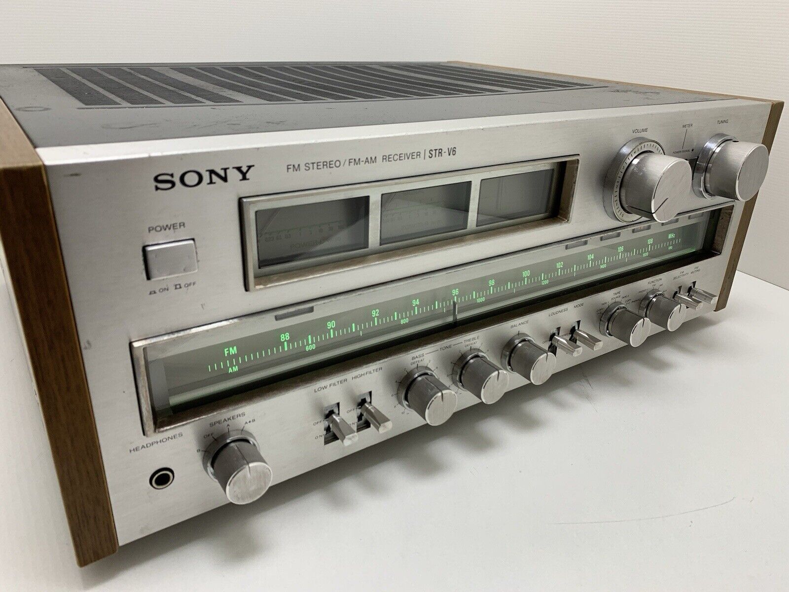 SONY STR V6 Stereo Monster Receiver 2X 115 WRMS Vintage 1978