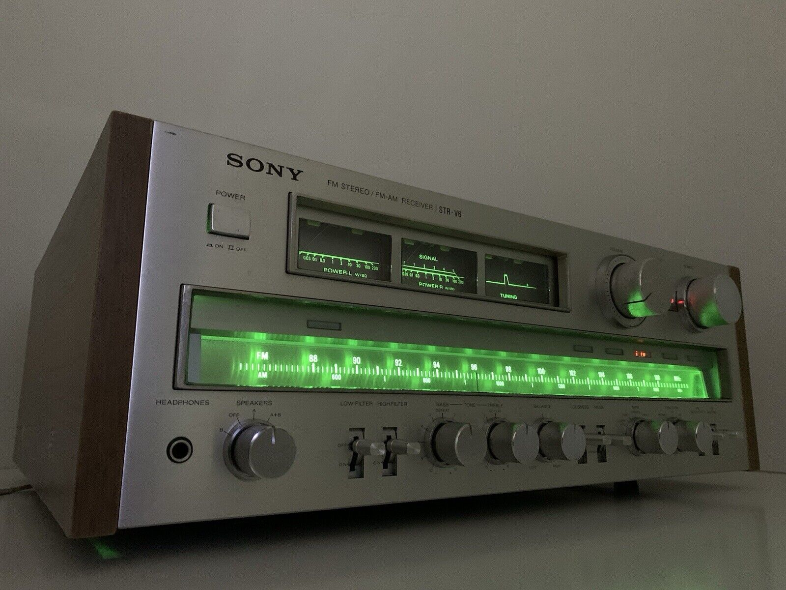 SONY STR V6 Stereo Monster Receiver 2X 115 WRMS Vintage 1978 REFURBISH Good Look
