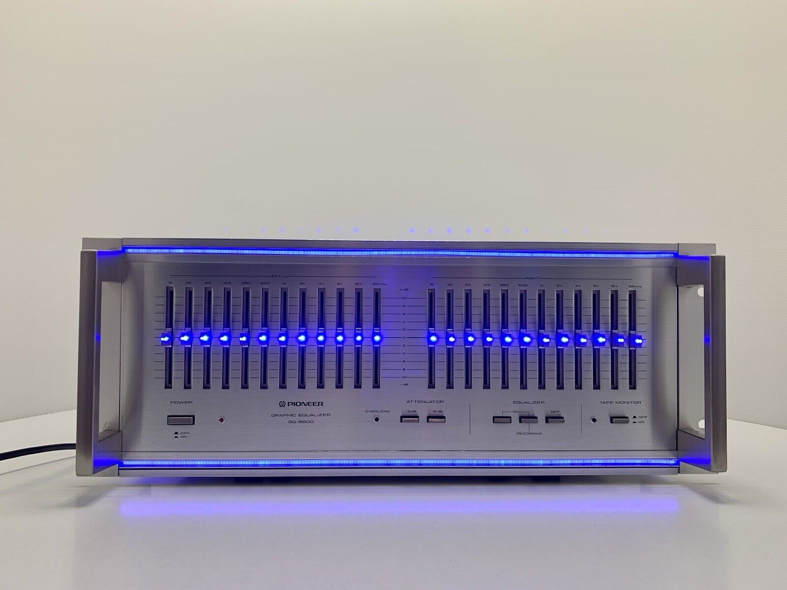 PIONEER SG 9800 RARE SPEC RACK Graphic Equalizer BLUE LED Vintage Work Like New