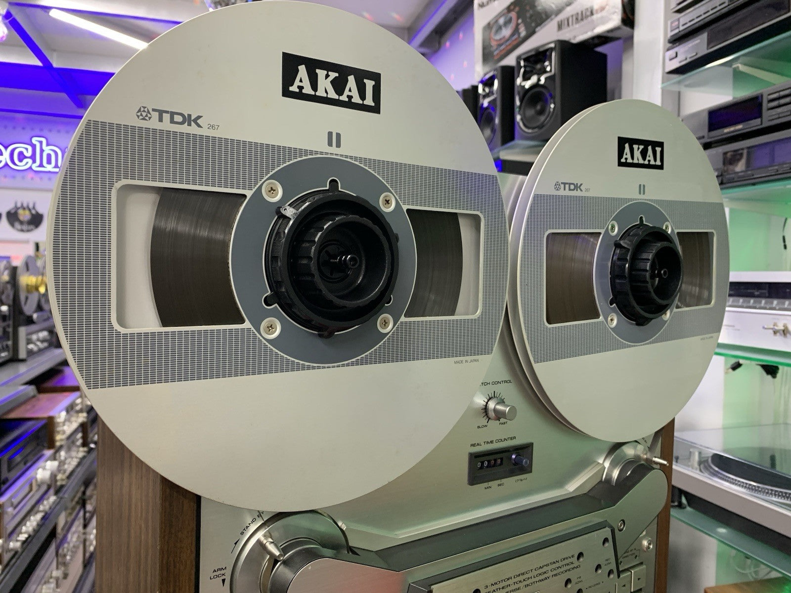 AKAI GX 635D Tape Open Reel 4 Track 10" Vintage 1978 Auto Reverse WORK Good Look