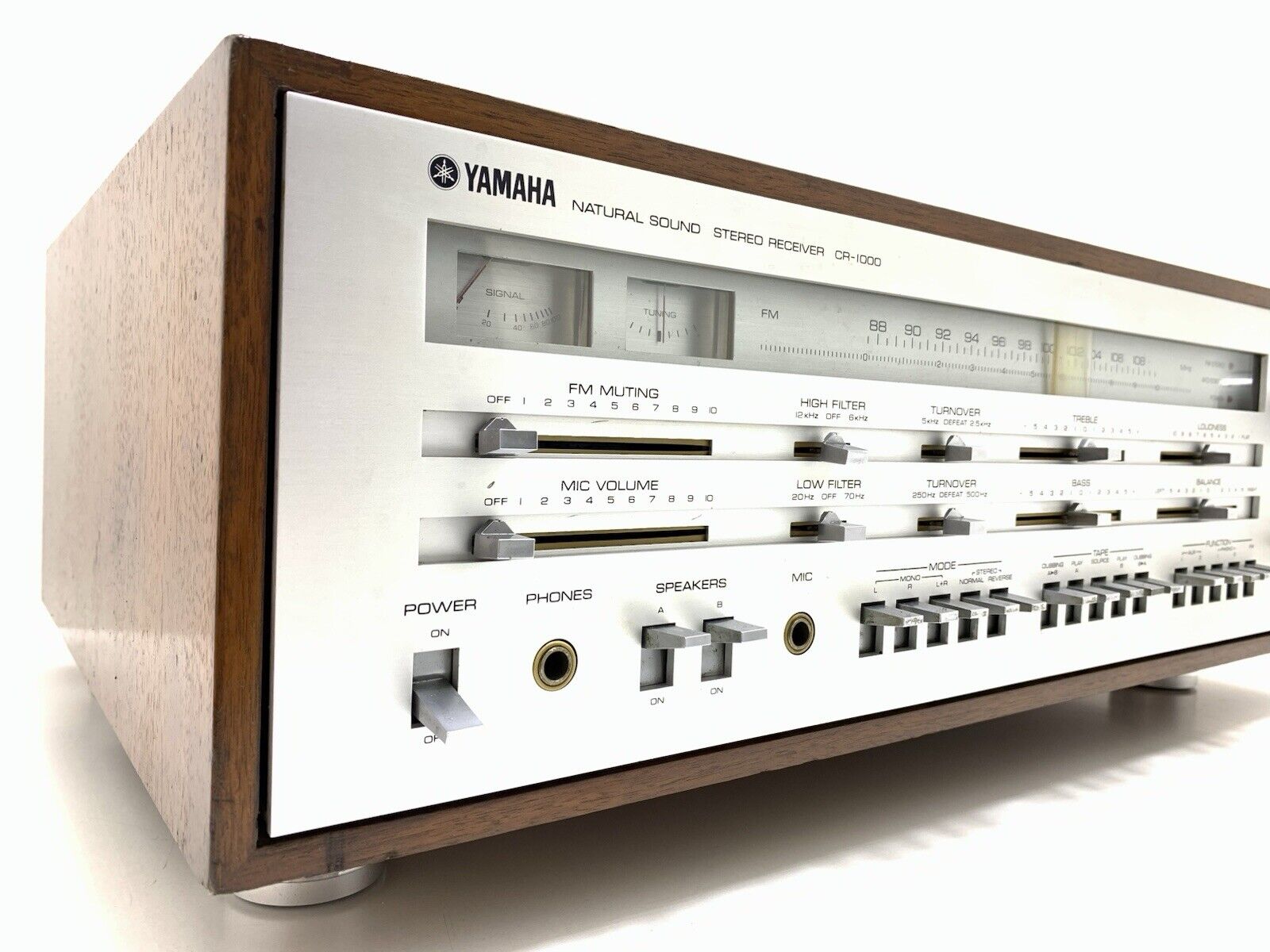 YAMAHA CR-1000 FM Stereo Receiver 70+70W RMS Vintage 1974 Refurbished Good Look