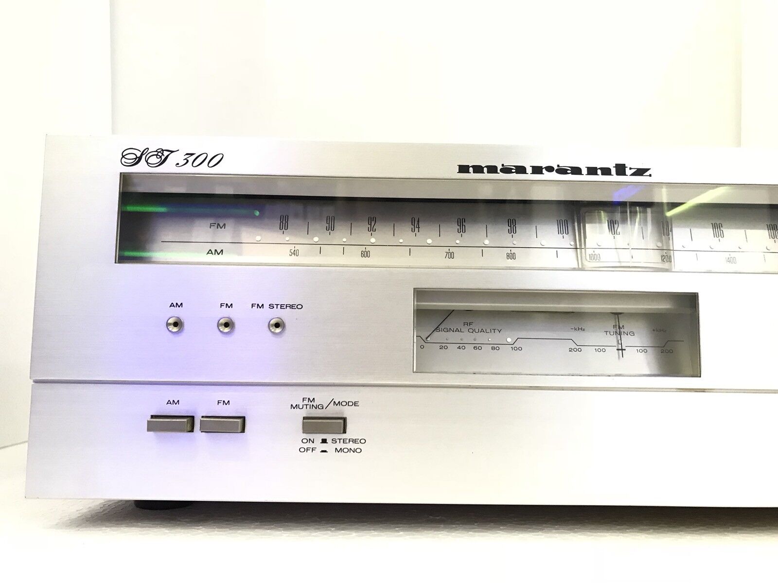 MARANTZ ST-300 AM FM Stereo Tuner analogue Rare Vintage 1980 Like New