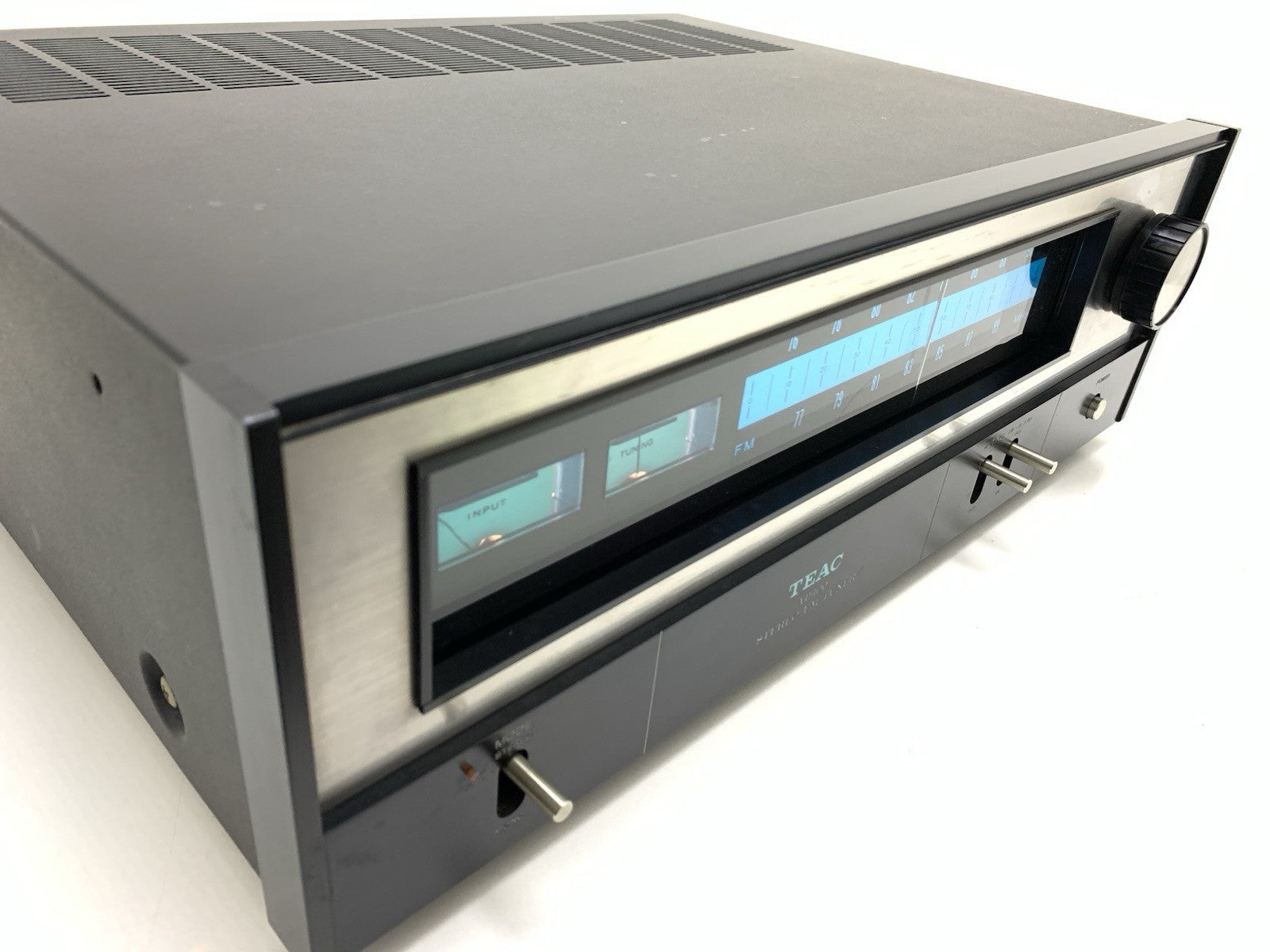 TEAC AT 100 FM Stereo Tuner Vintage 1970 High End From Japan WORK Good Look