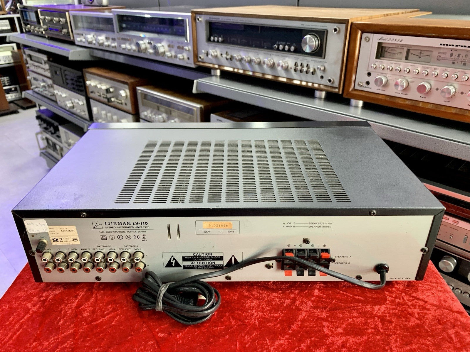 LUXMAN LV 110 Stereo Integrated Amplifier 35+35 W RMS Vintage 1988 WORK GoodLook