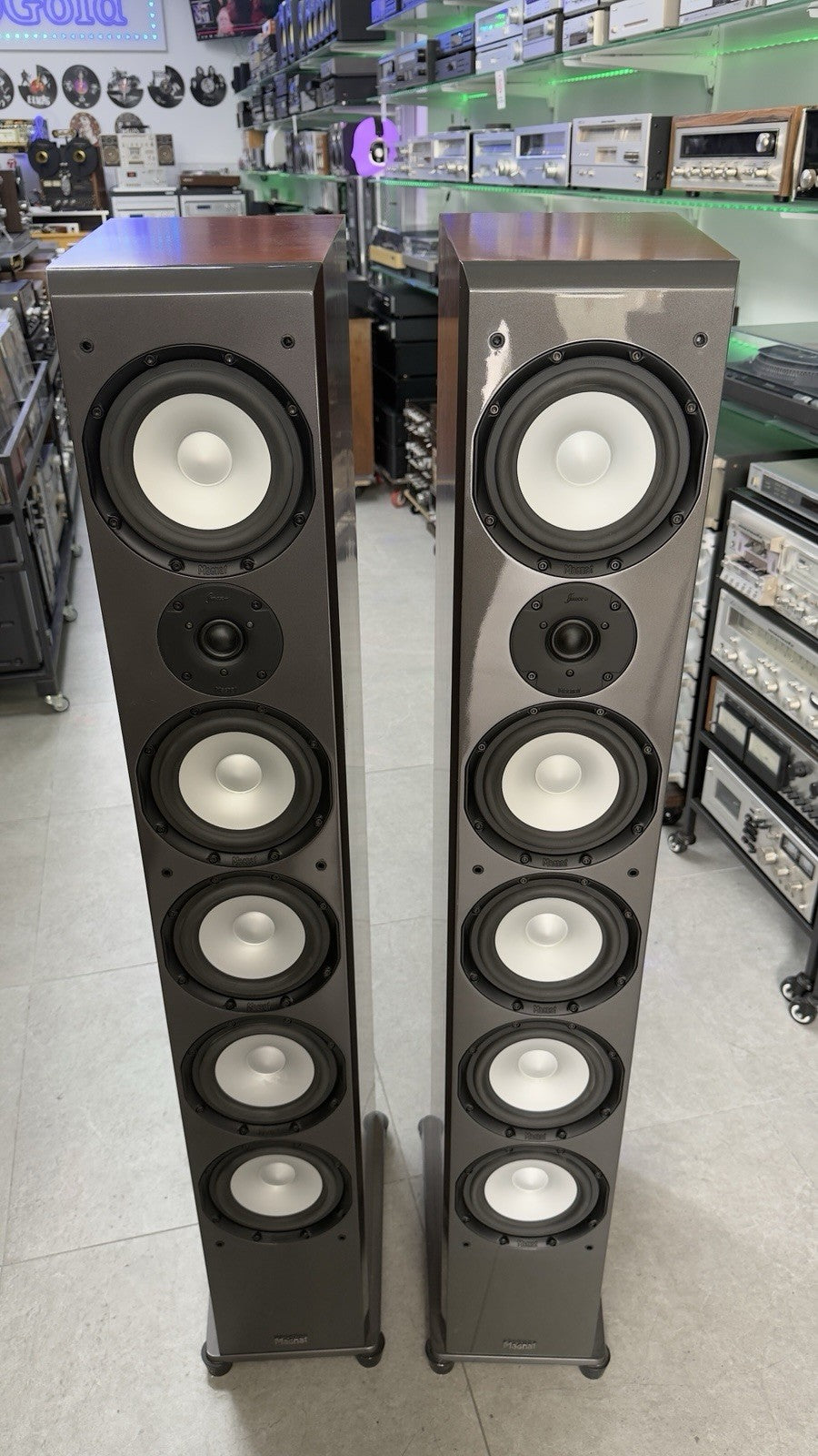 MAGNAT QUANTUM 908 High End 6 Speakers 3Way 320 Watts RMS Vintage WORK Good Look