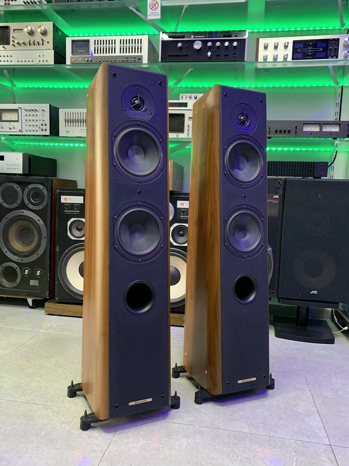 SONUS FABER GRAN PIANO HOME  Speakers 2 1/2 Way System 250 Watts RMS Good Look
