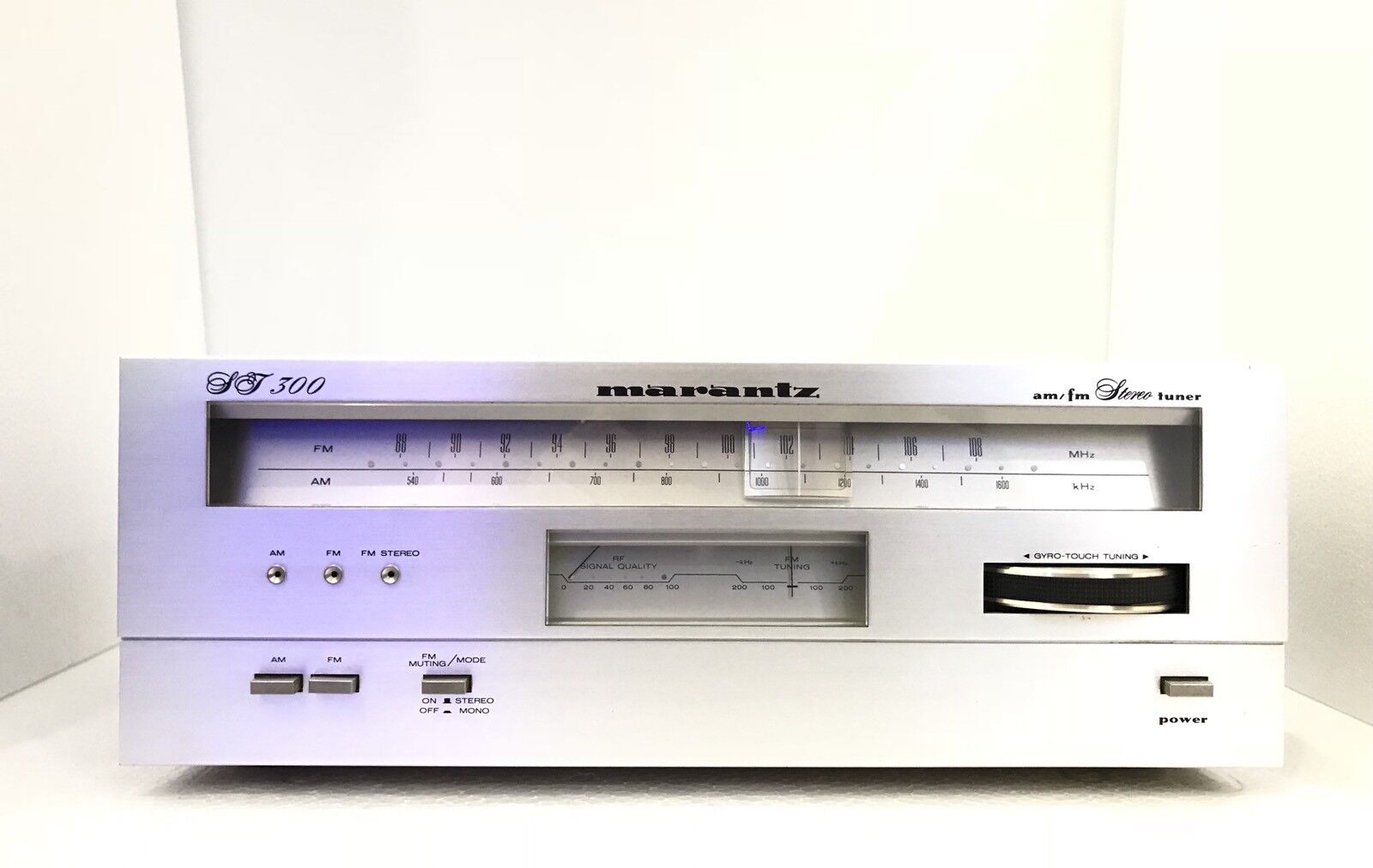 MARANTZ ST-300 AM FM Stereo Tuner analogue Rare Vintage 1980 Like New