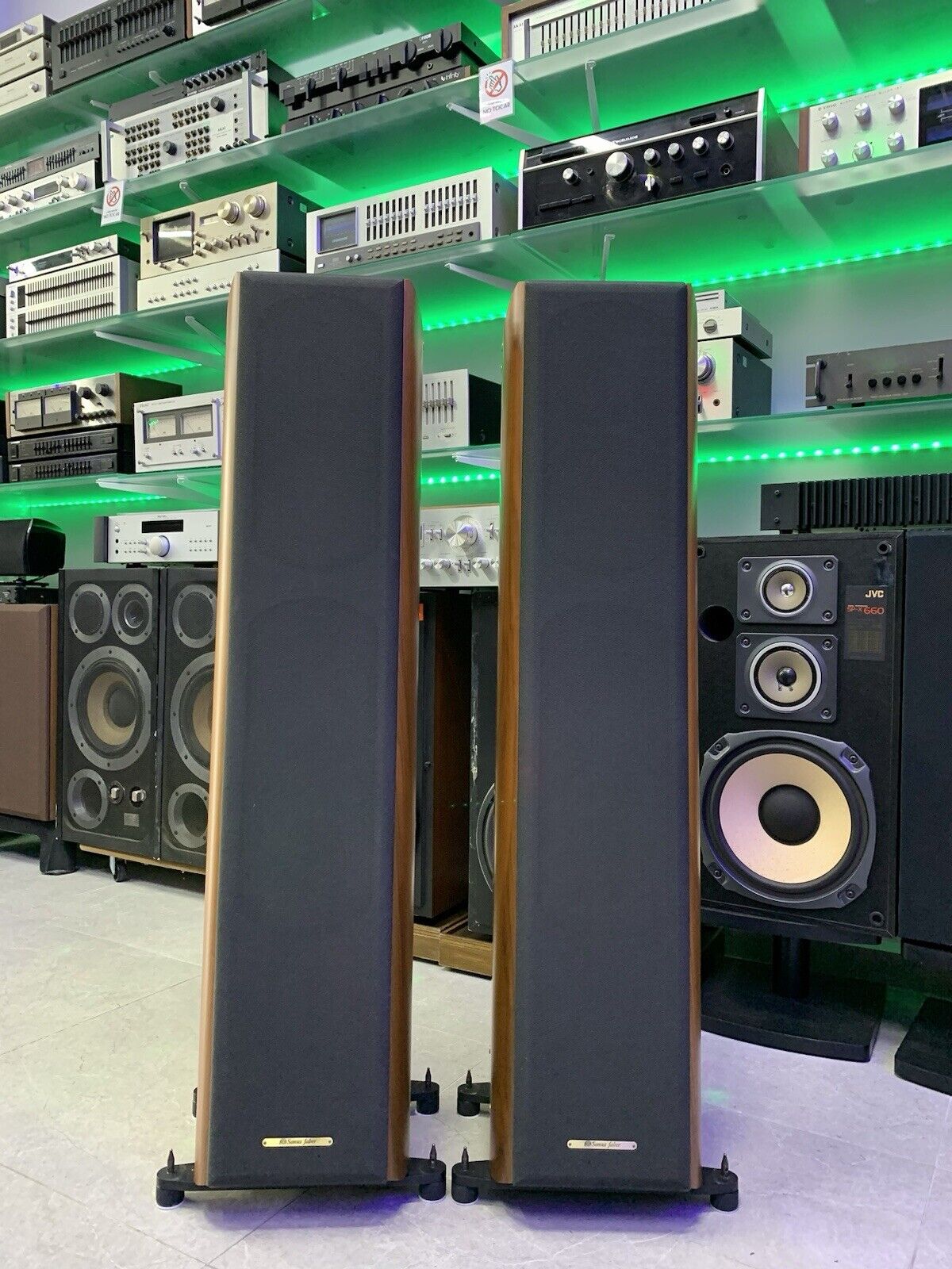 SONUS FABER GRAN PIANO HOME  Speakers 2 1/2 Way System 250 Watts RMS Good Look