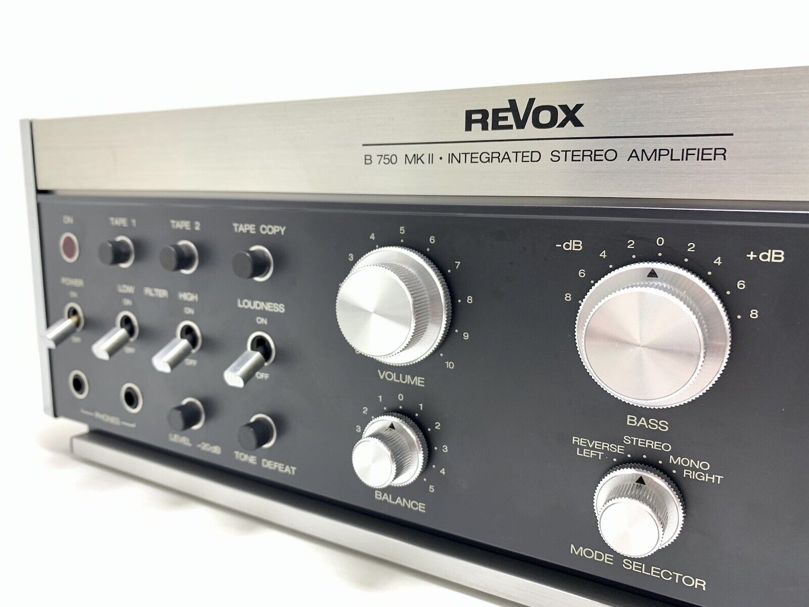 REVOX B-750 MKII Hig End Stereo Amplifier 80 W RMS Vintage 1978 WORK Good Look