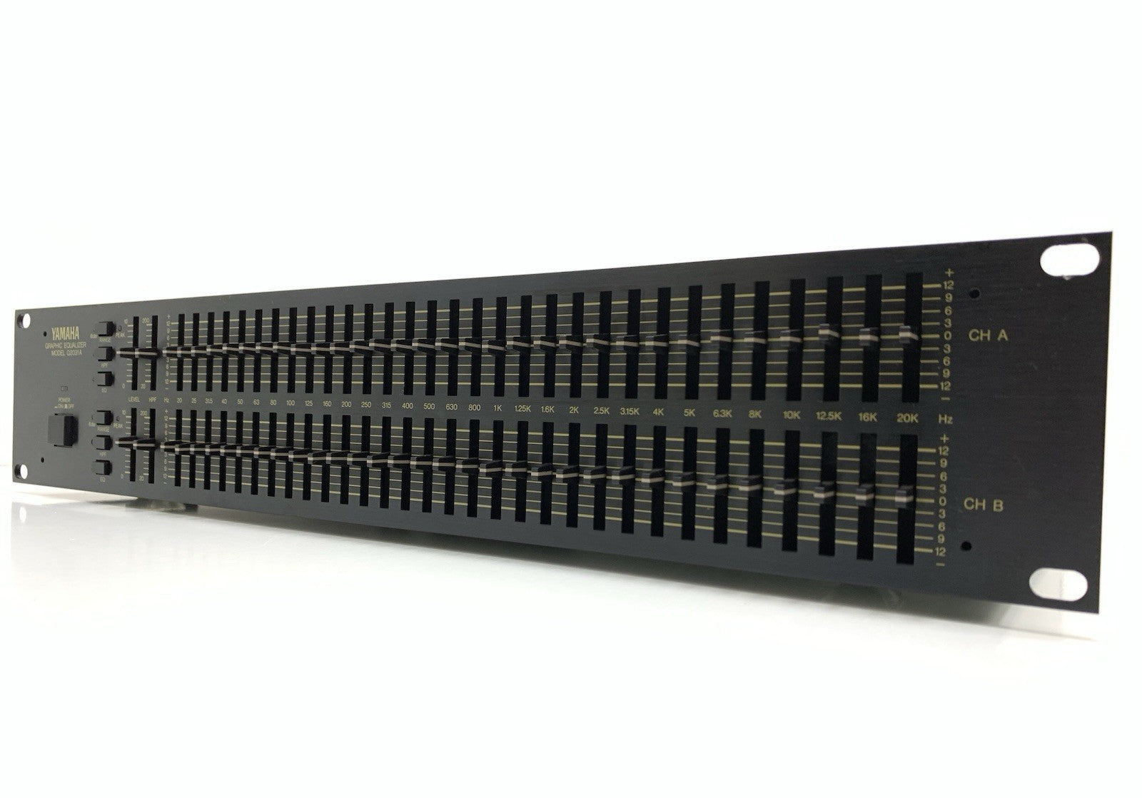 YAMAHA Q2031A Professional Graphic Equalizer 31 Bands Vintage Work Good Look