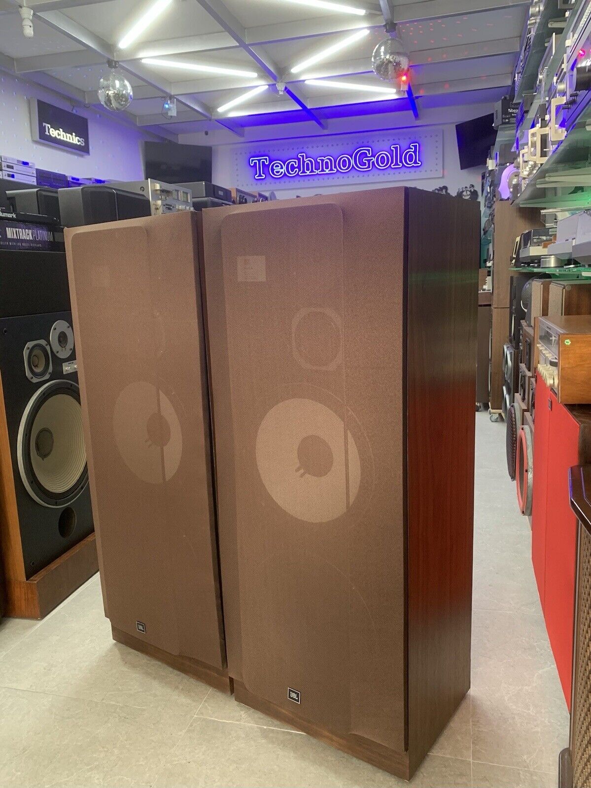 JBL L-150 LEGENDARY Speakers 300 Watts Vintage 1982 Refurbished WORK LIKE NEW