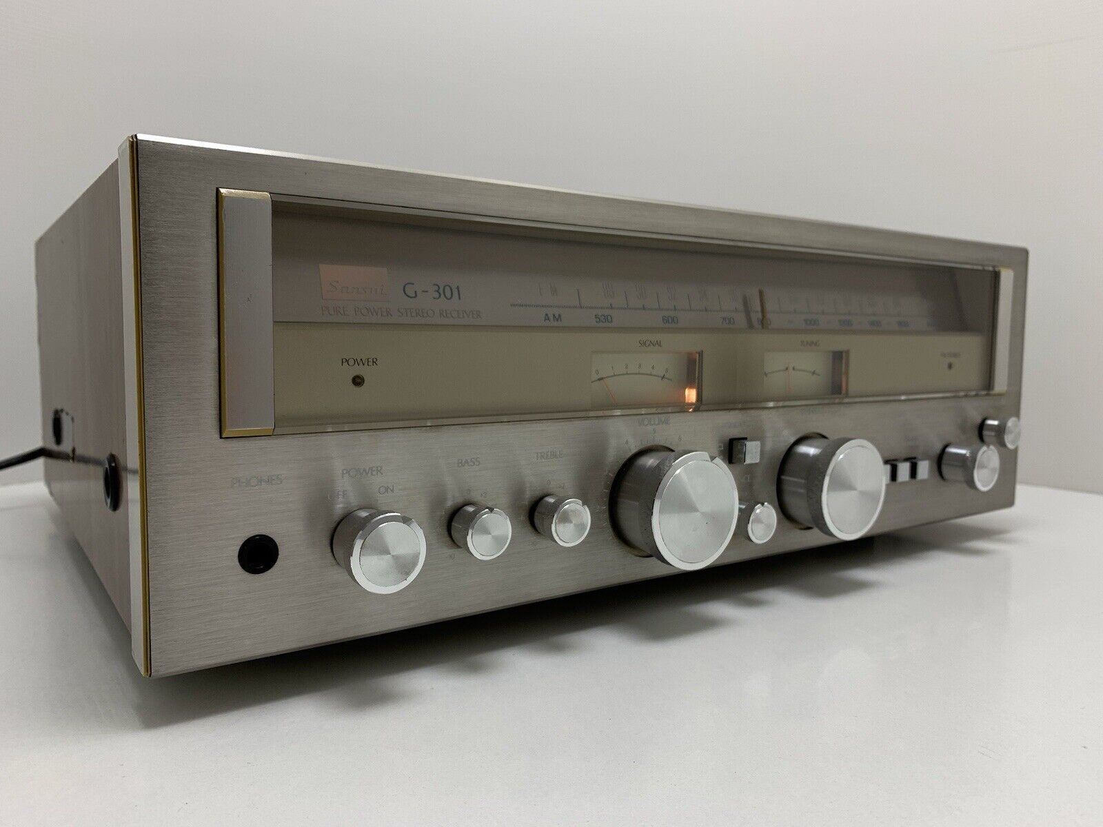SANSUI G 301 / G-3000 Stereo Receiver 26+26Watts RMS Vintage 1978 WORK Good Look