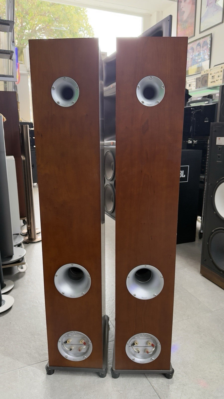 MAGNAT QUANTUM 908 High End 6 Speakers 3Way 320 Watts RMS Vintage WORK Good Look