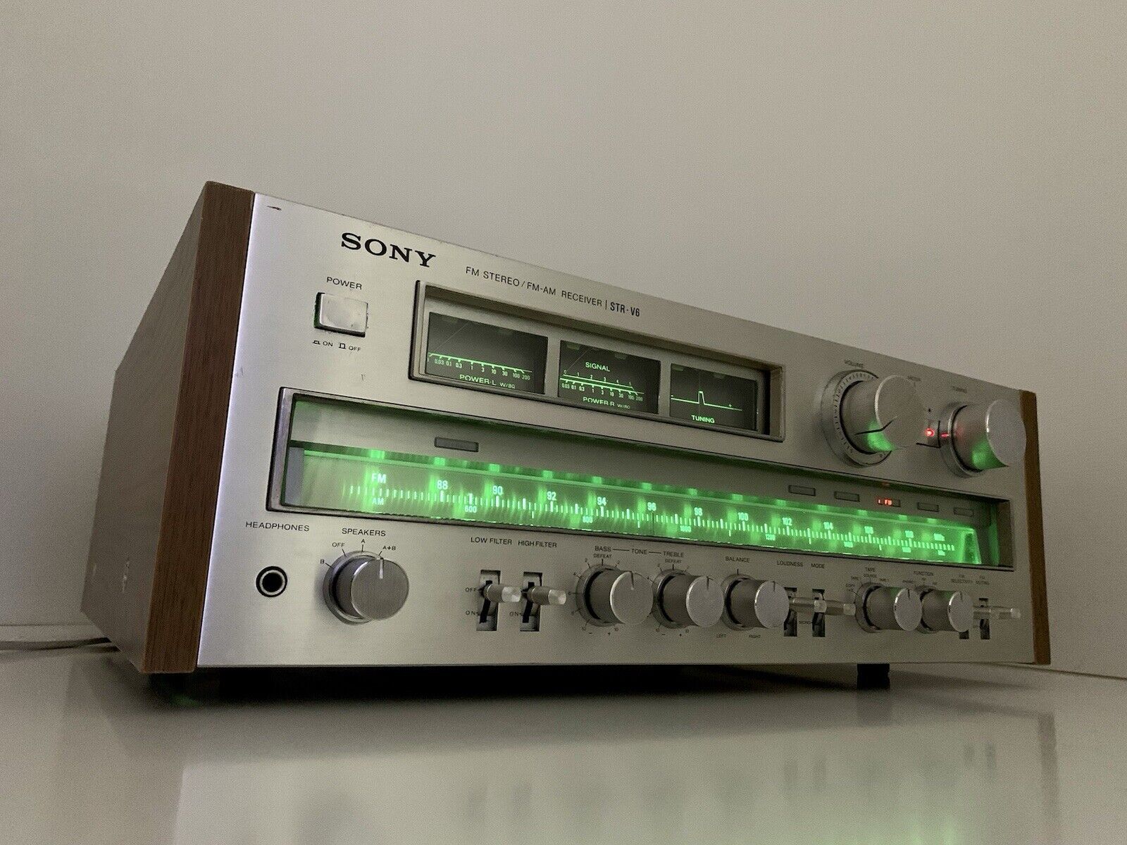 SONY STR V6 Stereo Monster Receiver 2X 115 WRMS Vintage 1978 REFURBISH Good Look