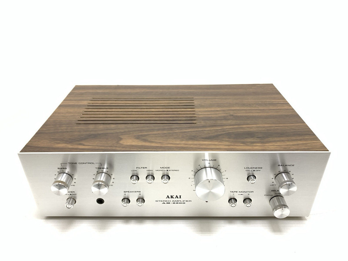 AKAI AM 2200 Stereo Integrated Amplifier 20+20 Watts RMS Vintage WORK Good Look