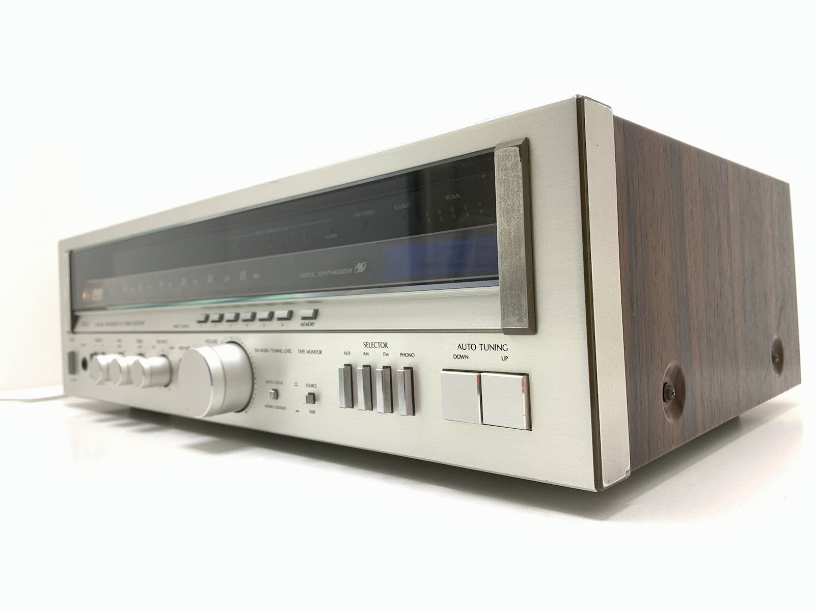 Sansui 3900Z Digital Synthesizer Dc Stereo Receiver 80WRMS Vintage 1980 Goodlook