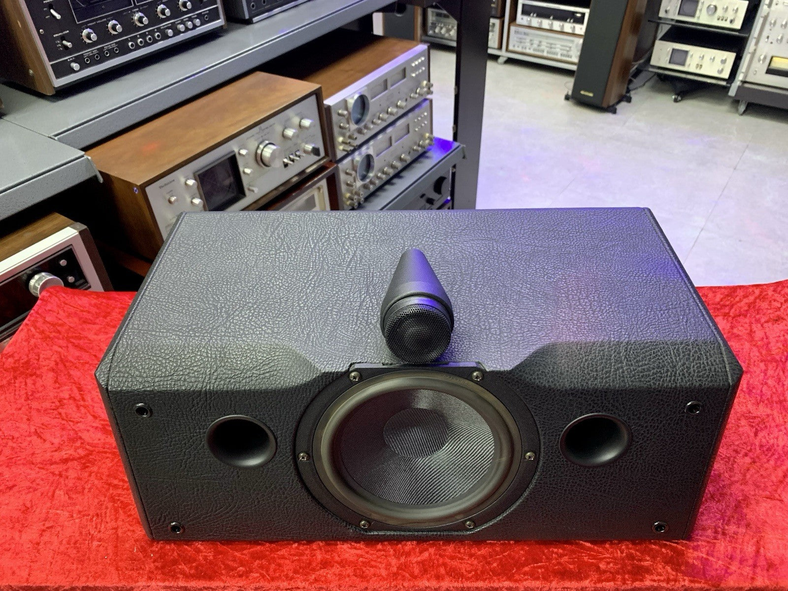 SONUS FABER SOLO HOME Center Speaker 200 Watts RMS High End Work Good Look