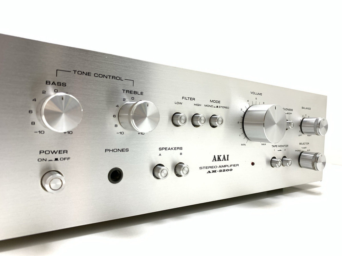 AKAI AM 2200 Stereo Integrated Amplifier 20+20 Watts RMS Vintage WORK Good Look