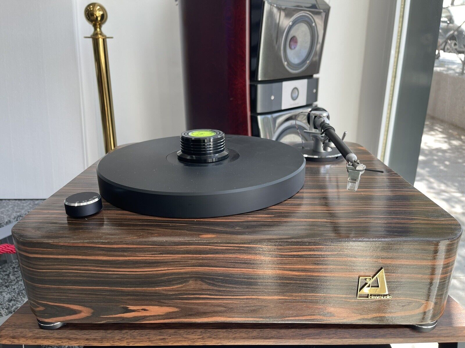 CLEARAUDIO Concept EXCLUSIVE Record Player Turntable Palo Sandro Wood LIKE NEW