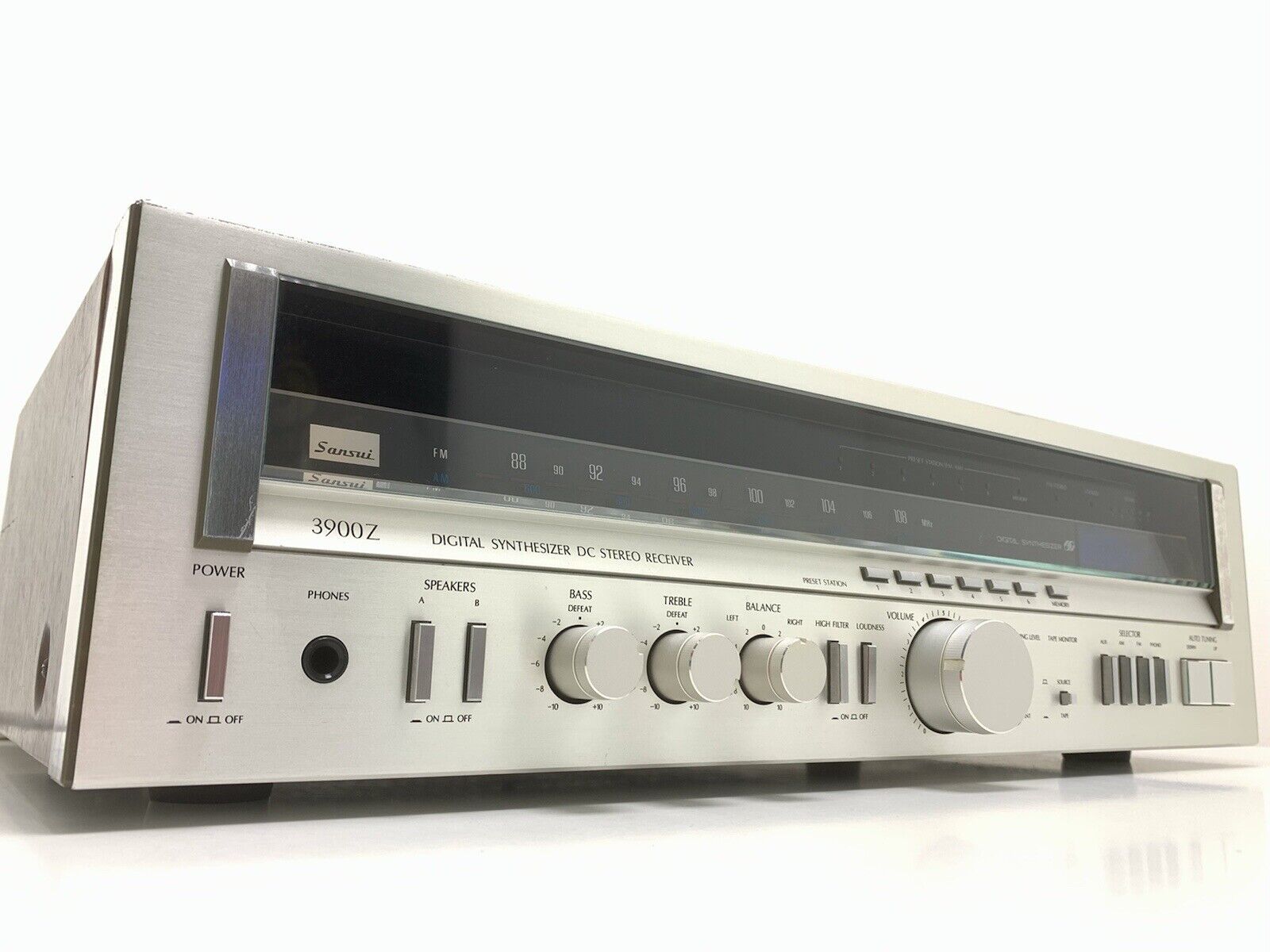 SANSUI 3900Z Digital Synthesizer DC Stereo Receiver 80WRMS Vintage 1980 GoodLook