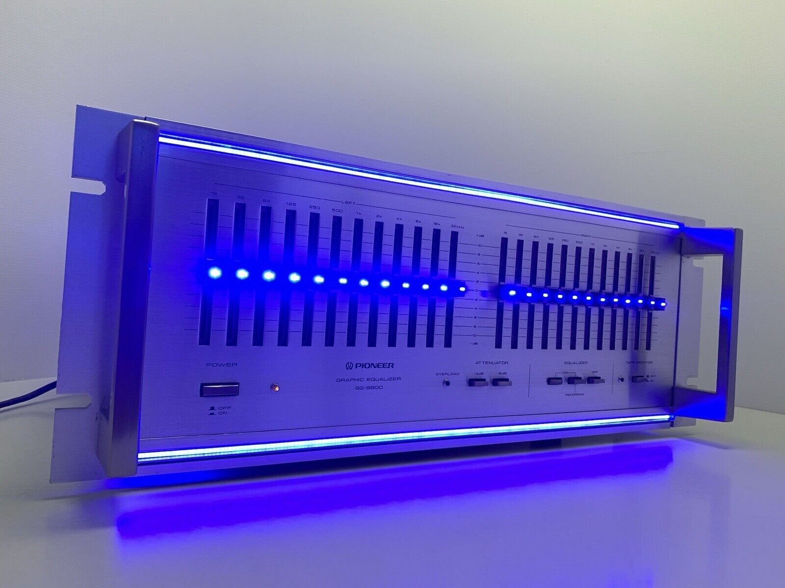 PIONEER SG 9800 RARE SPEC RACK Graphic Equalizer BLUE LED Vintage Work Like New