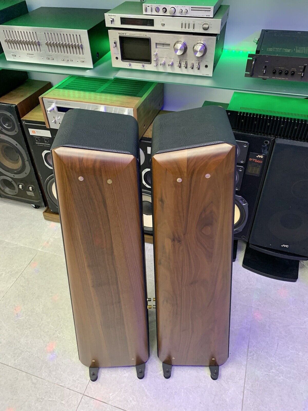 SONUS FABER GRAN PIANO HOME  Speakers 2 1/2 Way System 250 Watts RMS Good Look