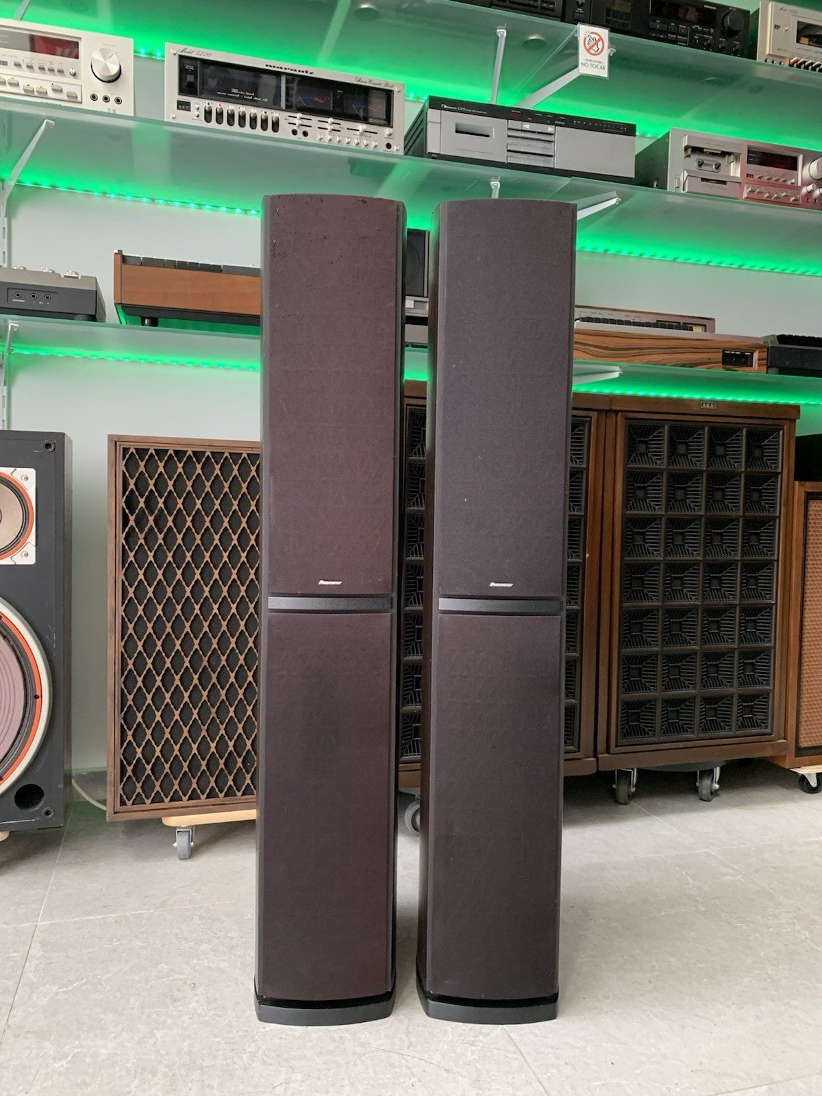 PIONEER S HS520V W Bass Reflex Bi-Wire Vintage Speakers 180 Watts Work Good Look