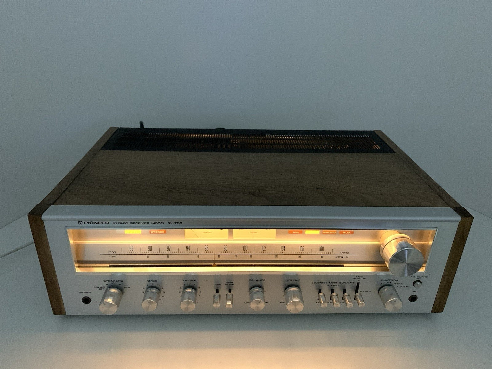 PIONEER SX 750 AM FM Stereo Receiver 50+50 Watts RMS Vintage 1976 WORK Good LOOK