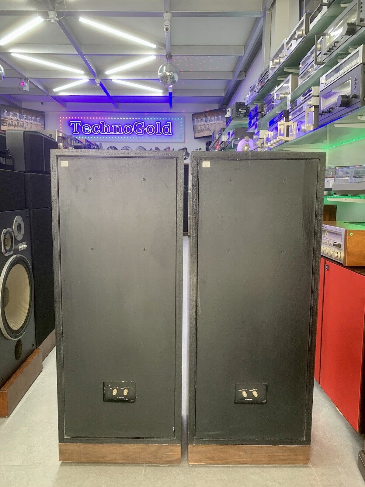 JBL L-150 LEGENDARY Speakers 300 Watts Vintage 1982 Refurbished WORK LIKE NEW