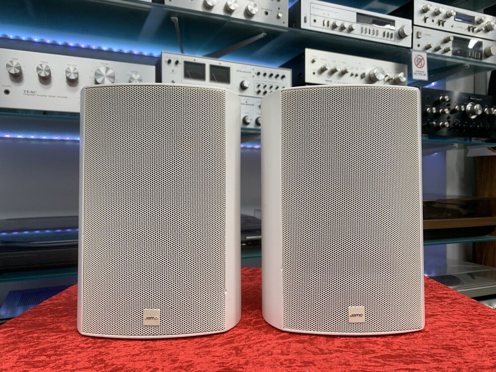 JAMO (KLIPSH) A-330 Speakers bookshelf/satellite 2 Way Vintage 100Watt Good Look