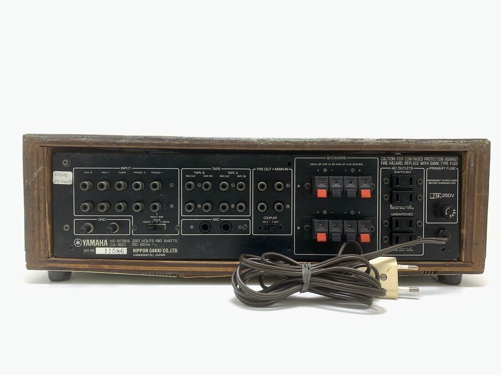YAMAHA CA-800 Integrated Stereo Amplifier 2X 45 Watts RMS Vintage 1976 Good Look