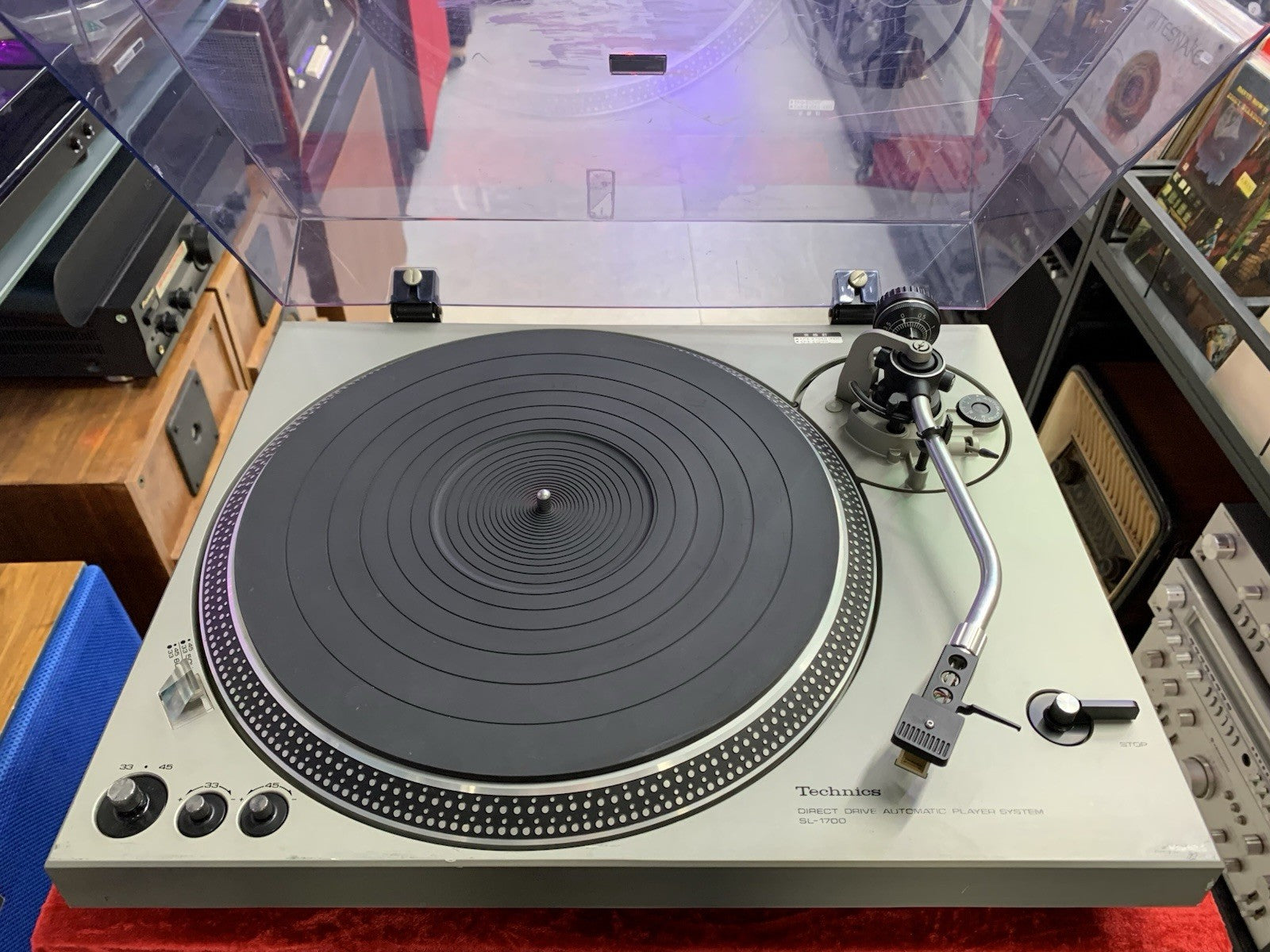 Technics SL 1700 Direct Drive Automatic Turntable VINTAGE 1976 Working Good Look