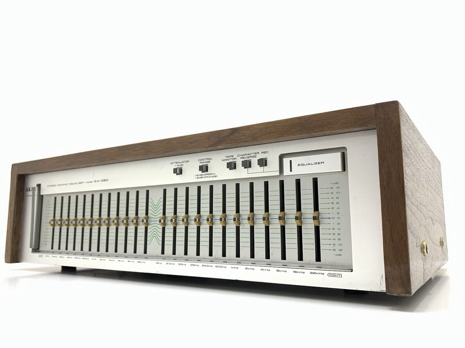 AKAI EA G90 Stereo Graphic Equalizer Rare Wood LED 2 Color Vintage