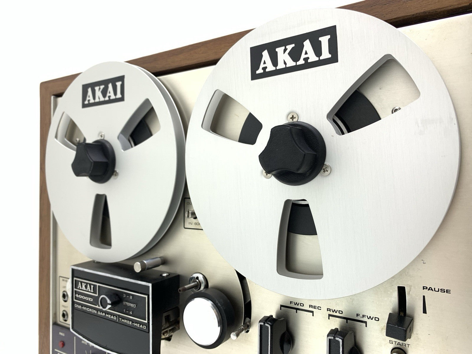 Cinta de carrete estéreo AKAI 4000 DS de 3 cabezales y 4 pistas