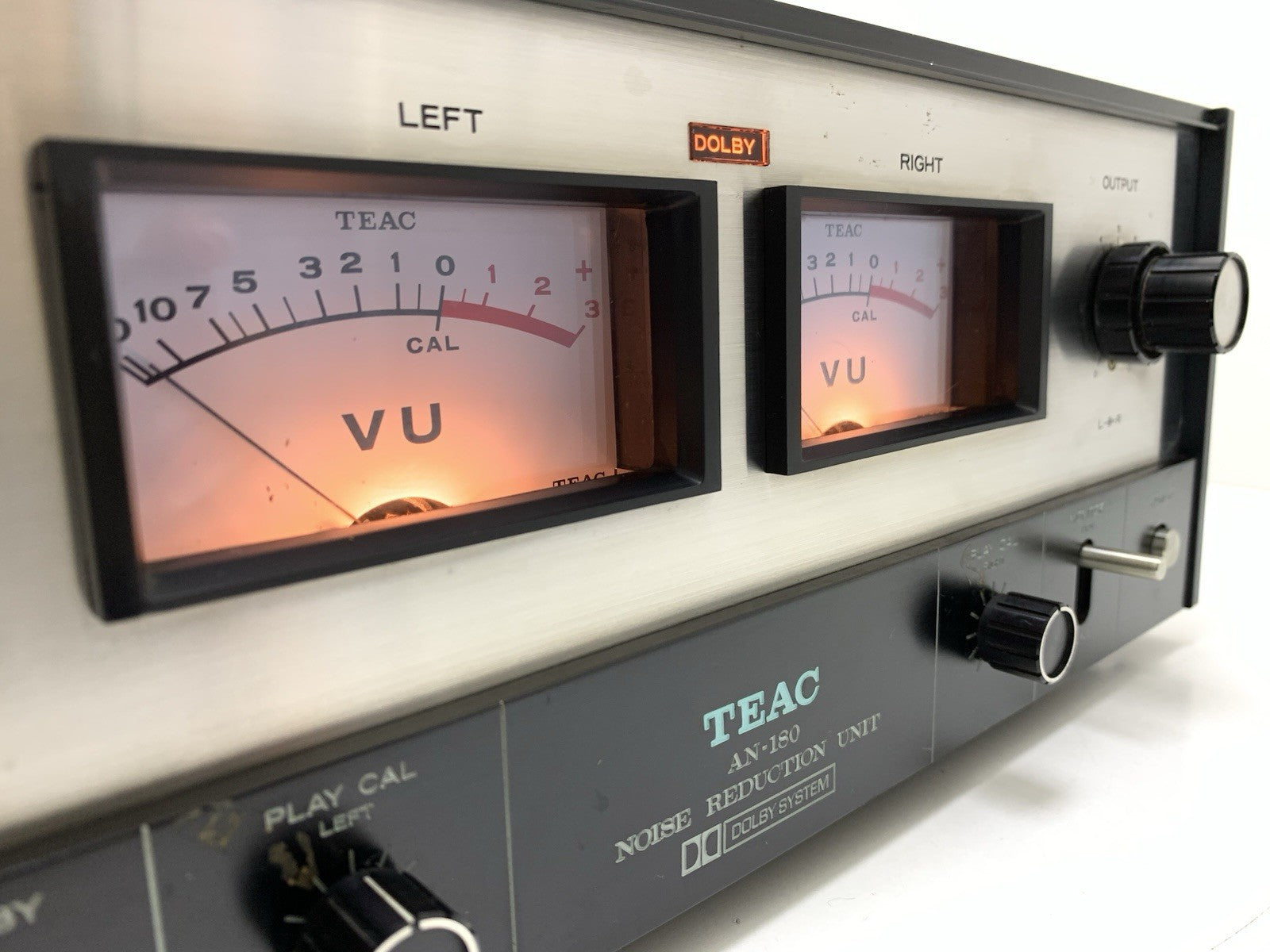 TEAC AN 180 DOLBY B Professional Noise Reduction System Vintage WORK Good Look