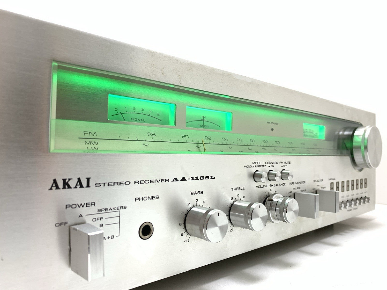 AKAI AA 1135L Stereo HiFi Receiver 38+38 Watts RMS Vintage 1979 WORK GOOD LOOK