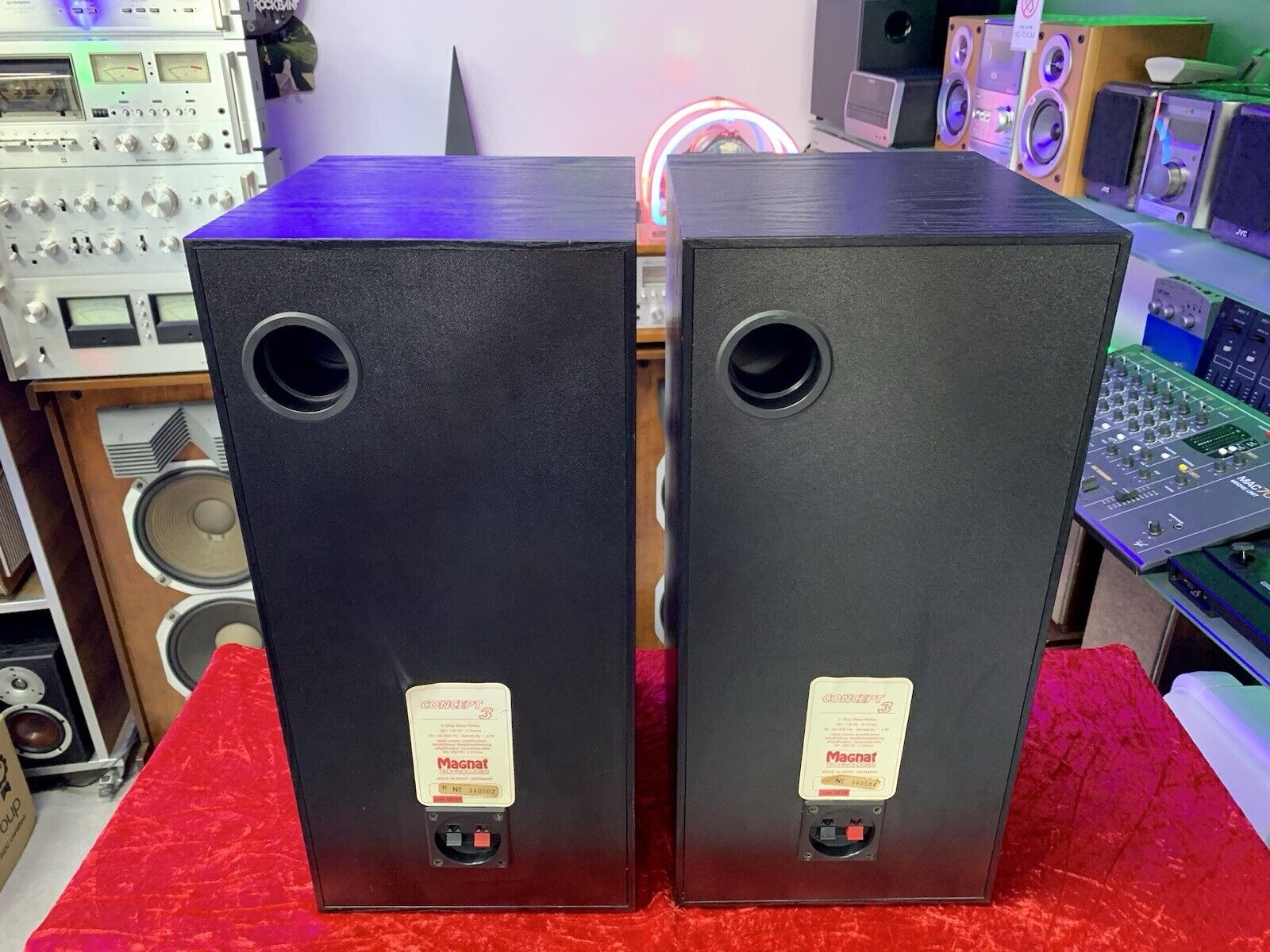 MAGNAT CONCEPT 3 Speaker 3 Way 130 Watts RMS Vintage WORK Good Look