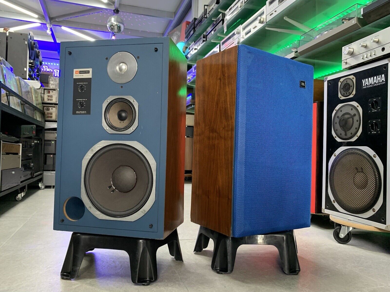 JBL 4313B LEGENDARY Studio Monitor Speakers Vintage 1980 Original Work Good Look