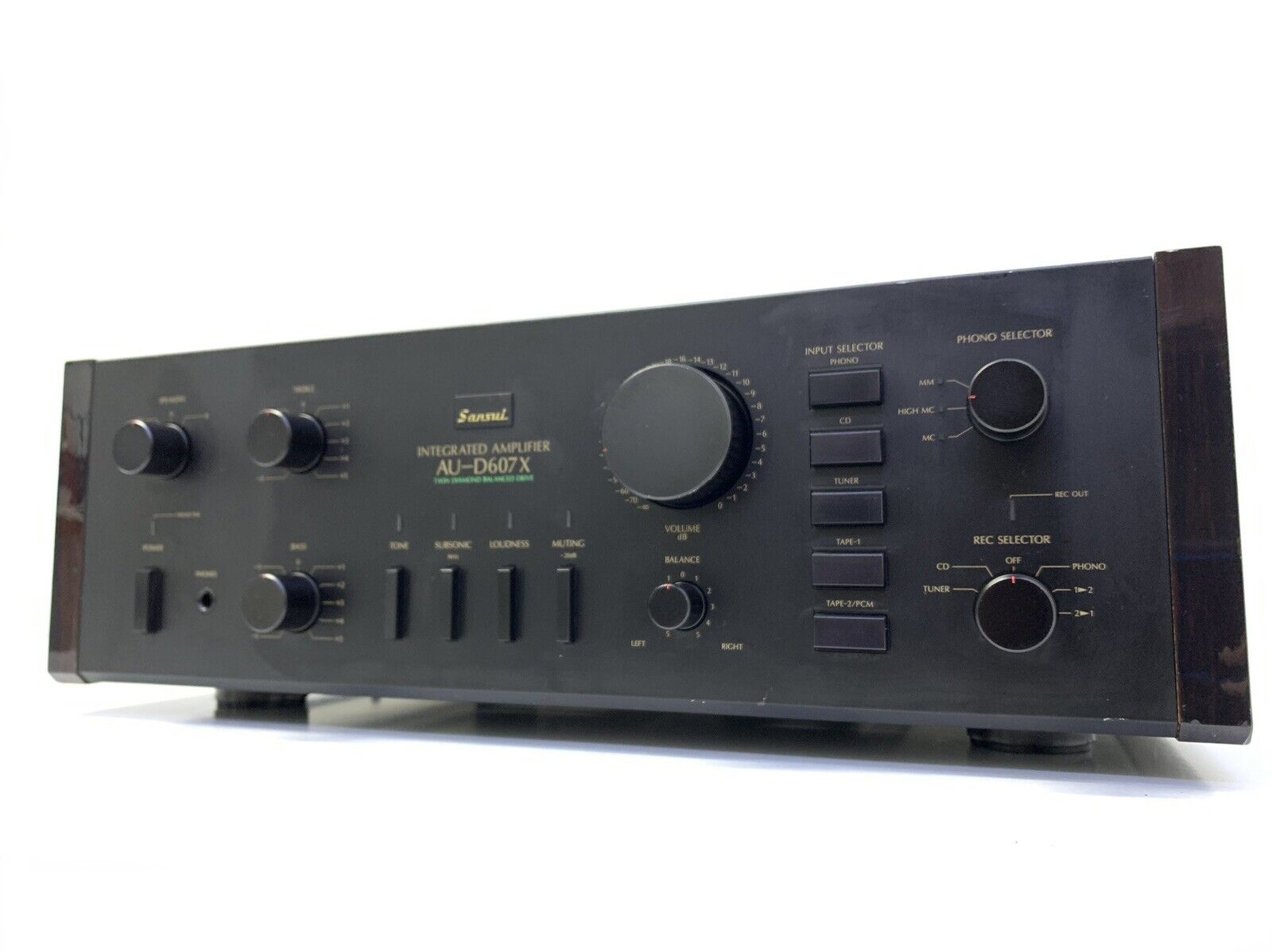 SANSUI AU-D607X Integrated Stereo Amplifier 180 Watts RMS Vintage 1984 Good Look