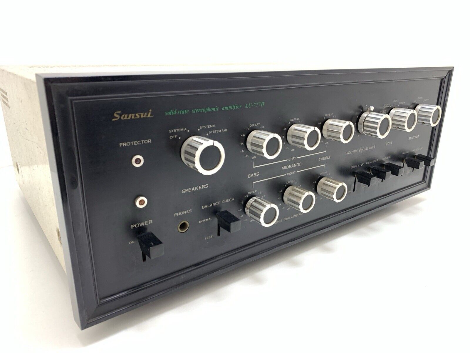 SANSUI AU 777D Solid State Amplifier 30+30 Watts RMS Vintage 1969 WORK Good Look