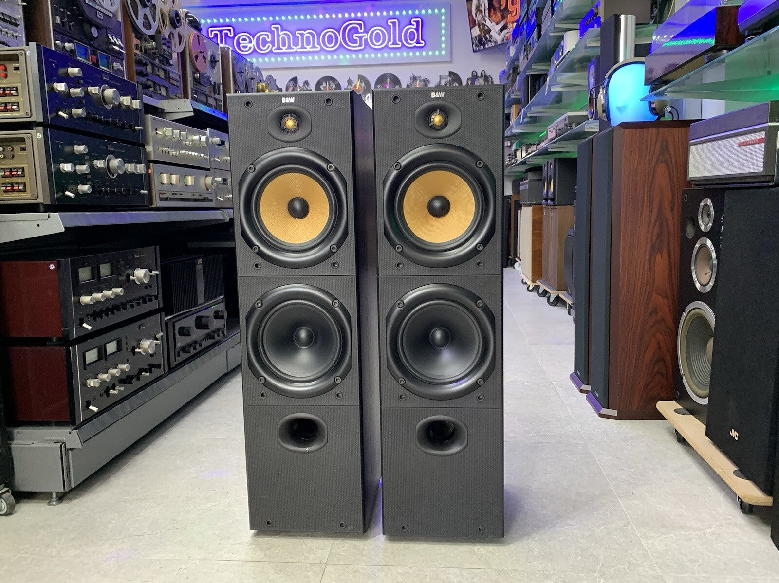 BOWERS & WILKINS B&W DM 603 Speakers 2,5 Way 120 Watts RMS Hi End WORK Good Look
