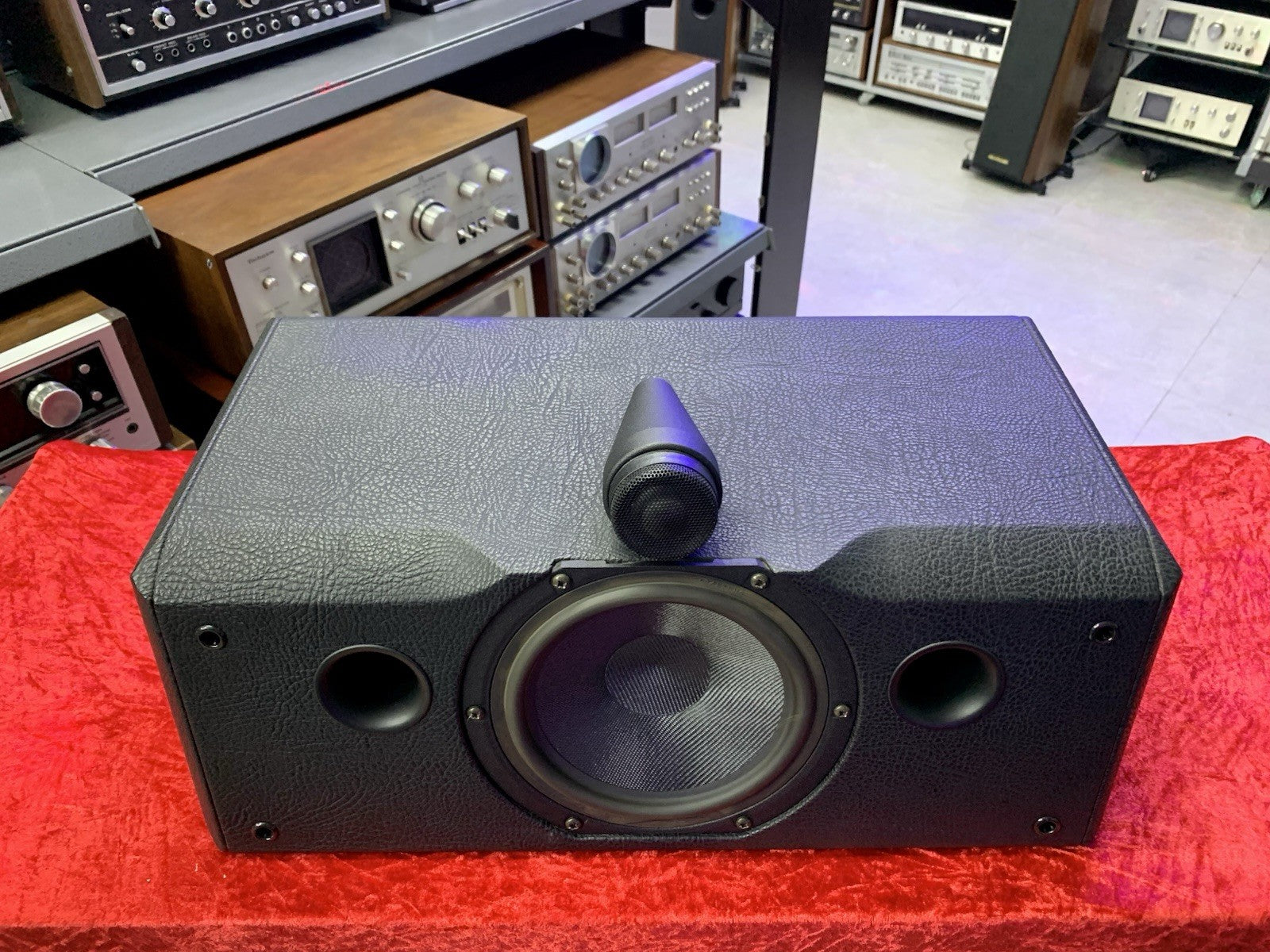 SONUS FABER SOLO HOME Center Speaker 200 Watts RMS High End Work Good Look