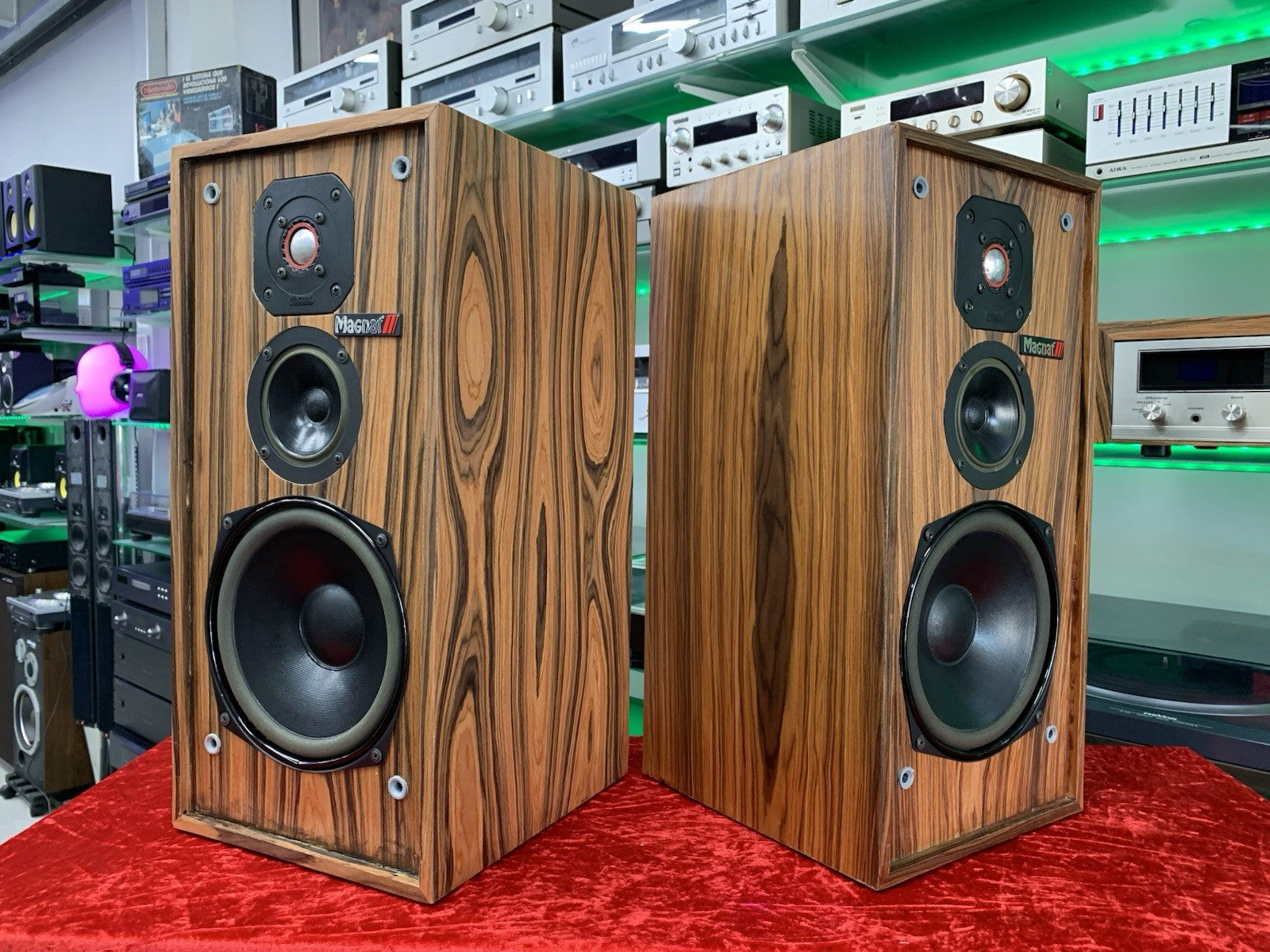 MAGNAT CONCEPT 3 High End Speakers 3 Way 80Watts RMS Vintage 1990 WORK Good Look