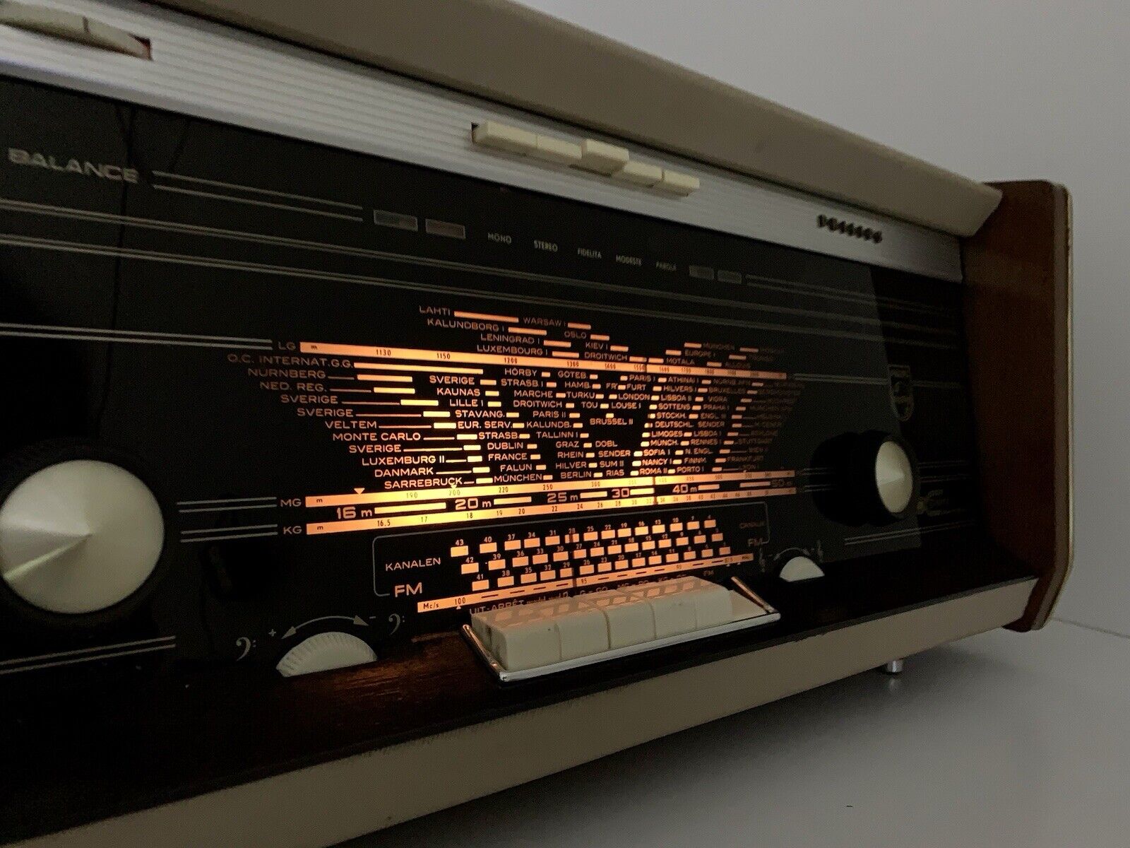 Radio PHILIPS B6X94A Eindhoven tubes FM Vaccum Tube Vintage 1959 WORK Good Look