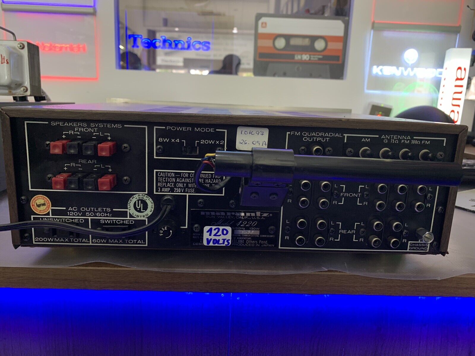 MARANTZ 4220 Receiver Stereo Quadradial Hi End 40 Wats RMS Vintage 1975 LIKE NEW