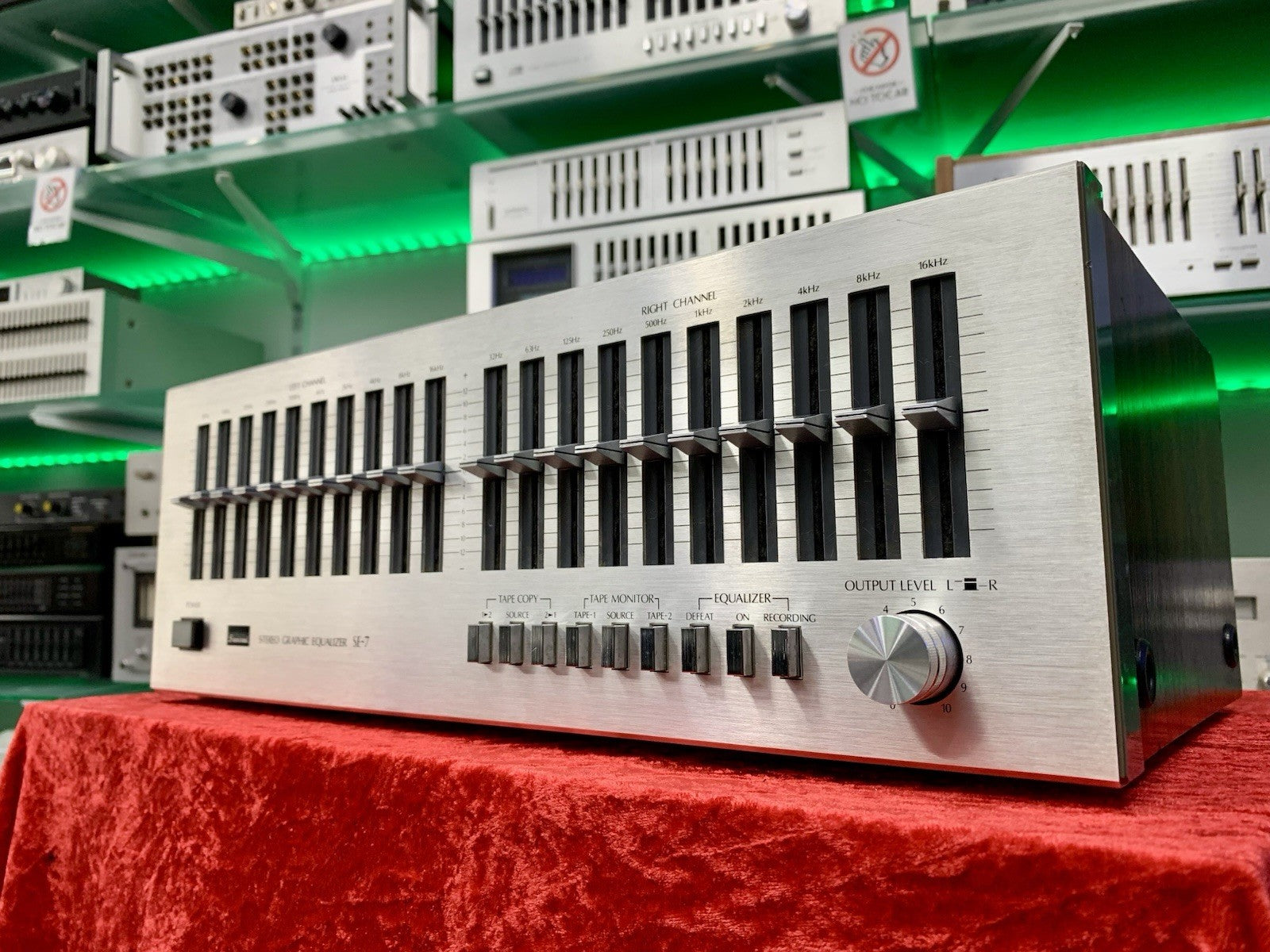 Sansui SE-7 Stereo Graphic Equalizer Vintage 1979 Wood Work Like New Good Look