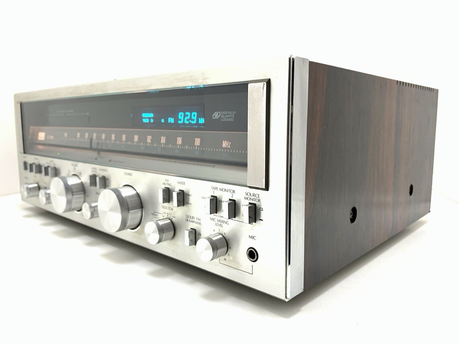 SANSUI G 7700 Stereo HiFi Receiver 120+120 Watts RMS Vintage 1979 WORK GOOD LOOK