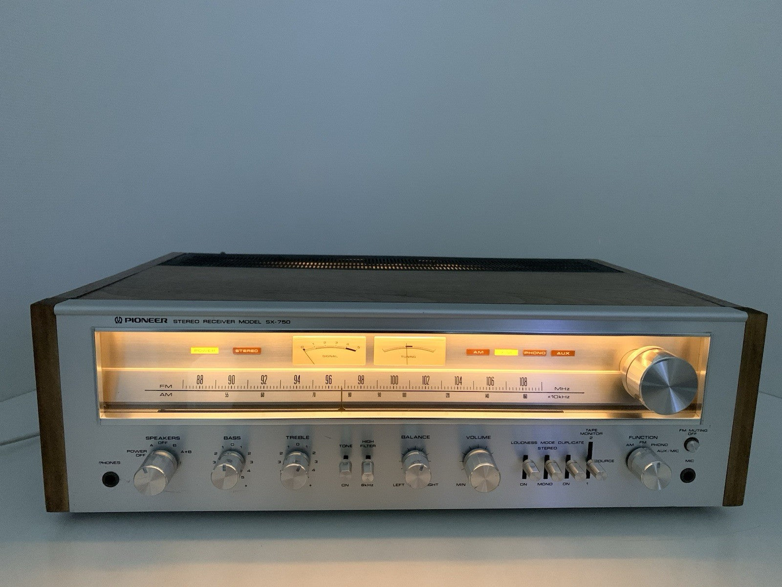 PIONEER SX 750 AM FM Stereo Receiver 50+50 Watts RMS Vintage 1976 WORK Good LOOK