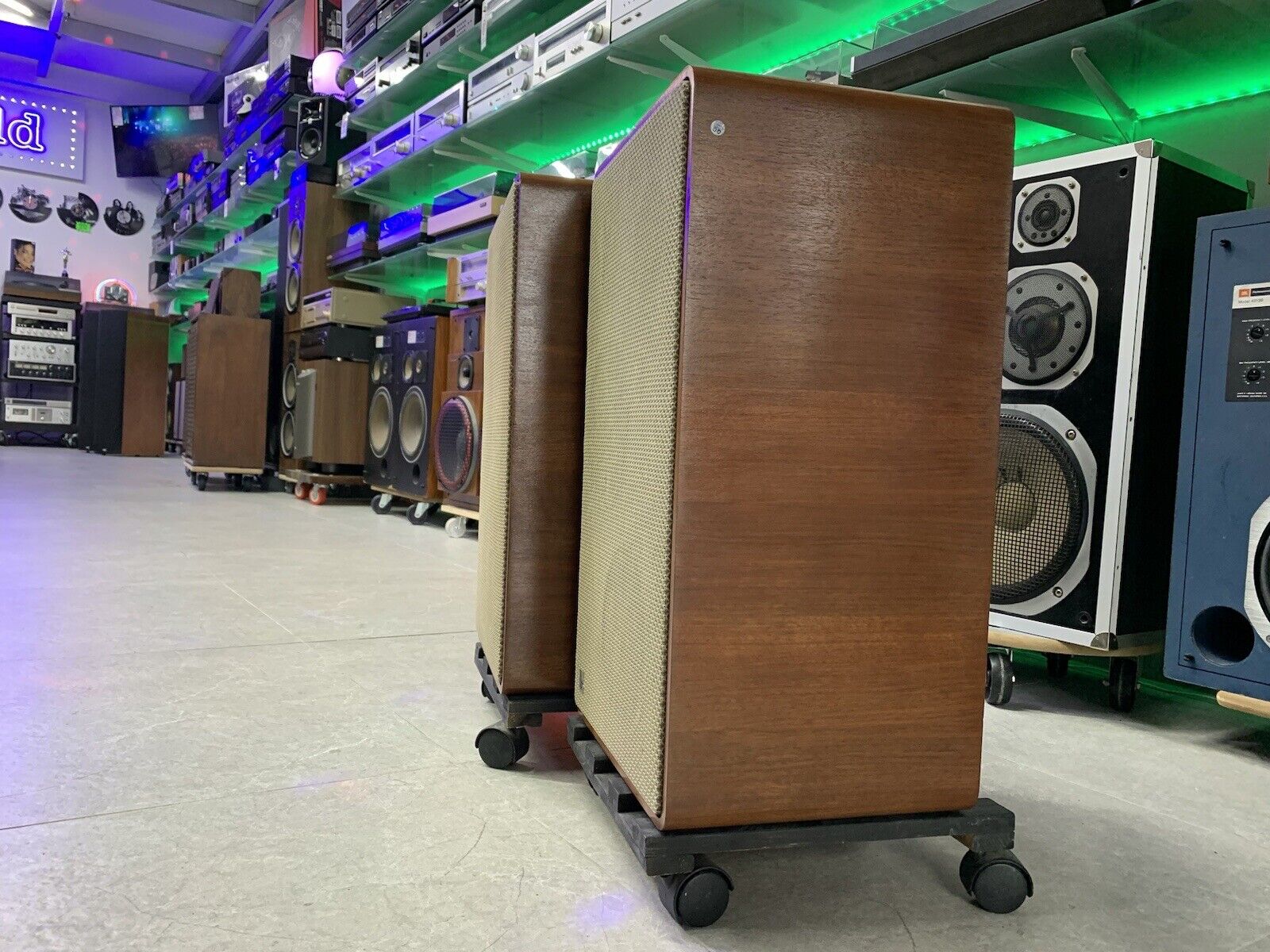 HILTON SOFTLINE SL600 Elektroakustische Geräte Speaker 70W Vintage WORK GoodLook